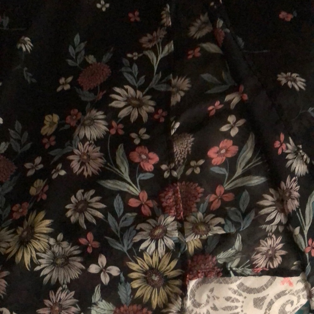 Black with flowers kimono 💕